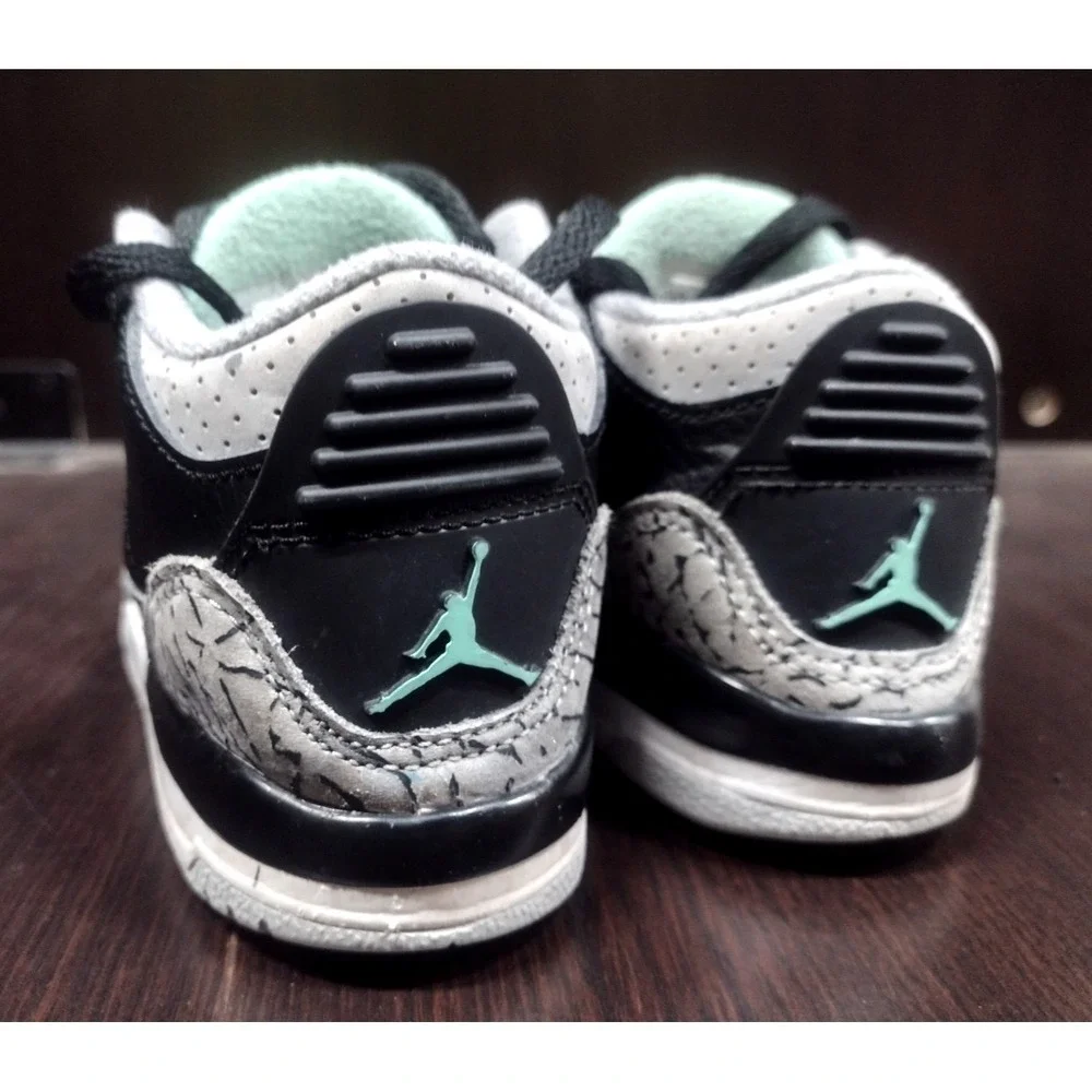 Nike Air Jordan 3 Retro Green Glow Black Wolf Grey DM0968031 Toddler Sneakers 8C